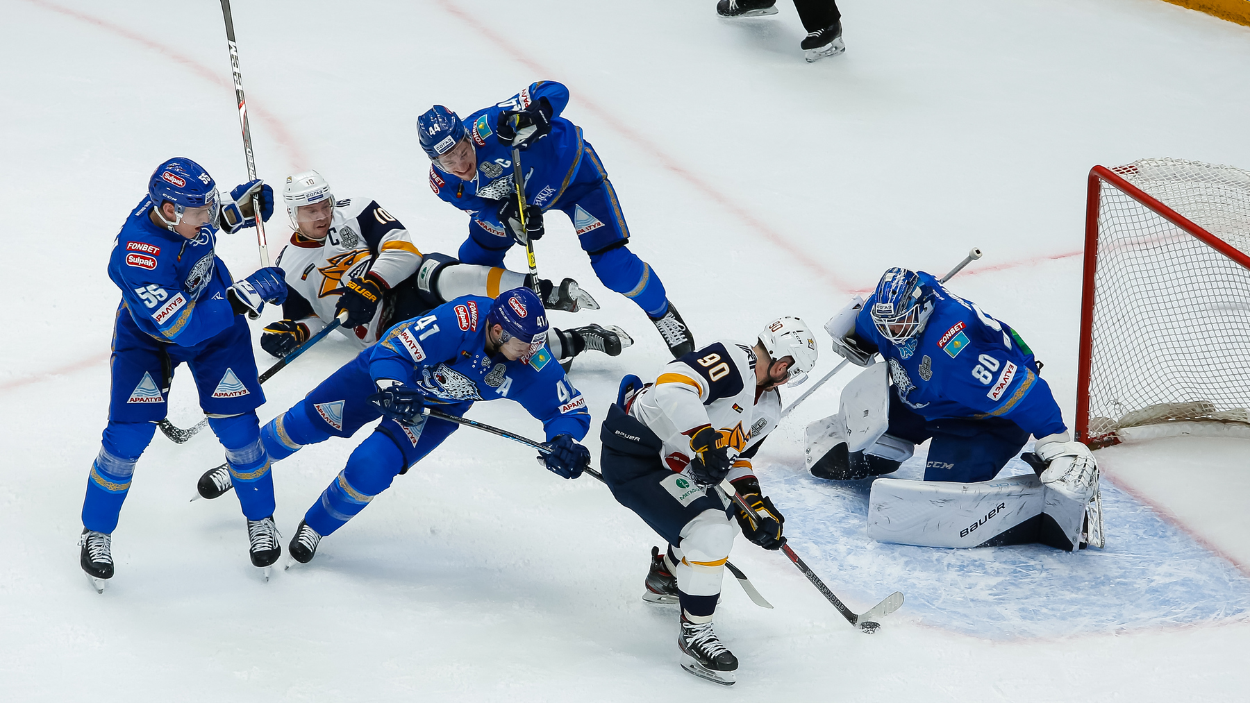Хоккей с шайбой: Кто из игроков «Барыса» сыграет в Магнитогорске
