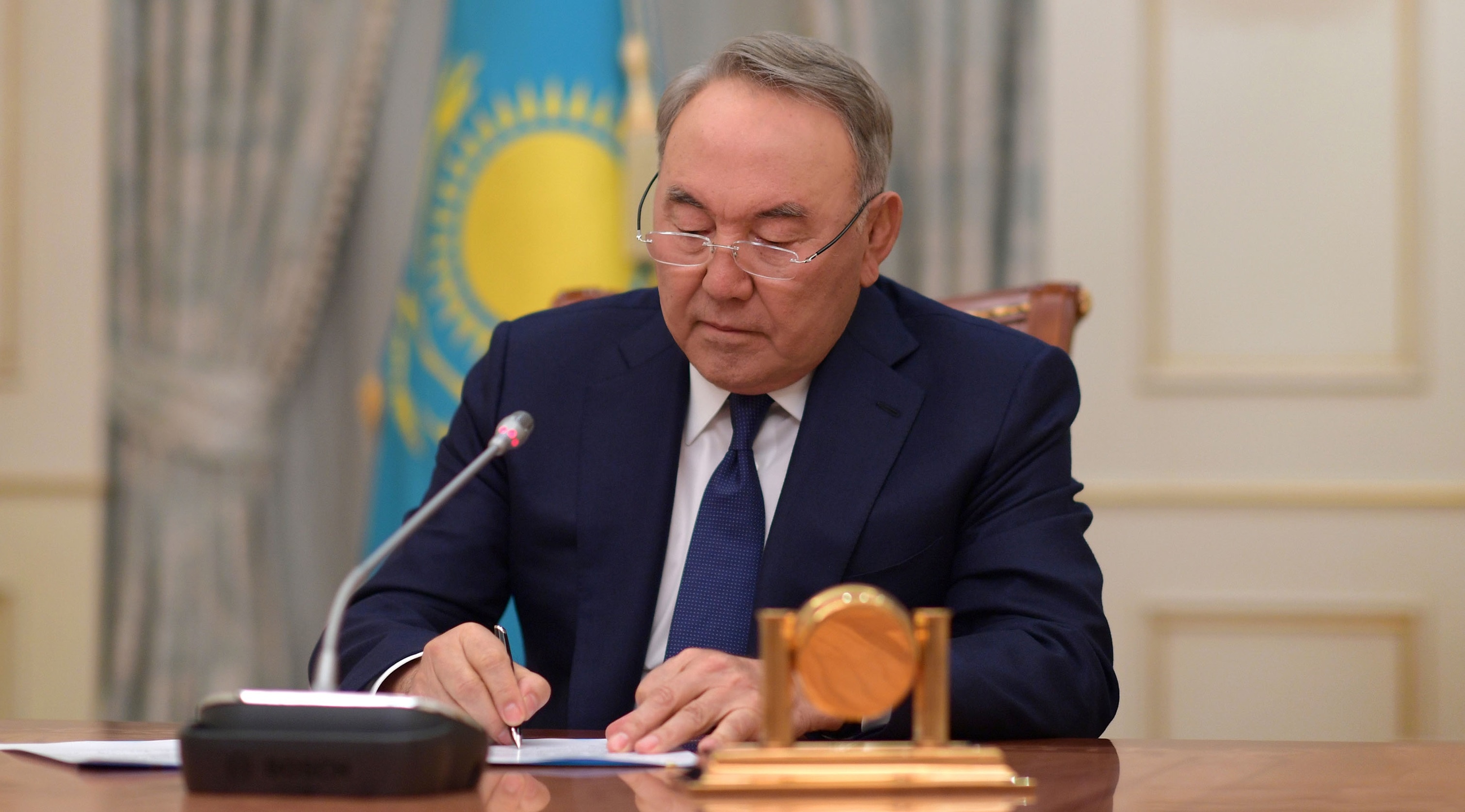 Нурсултан Назарбаев поручил выделить 200 миллионов тенге на борьбу с коронавирусом