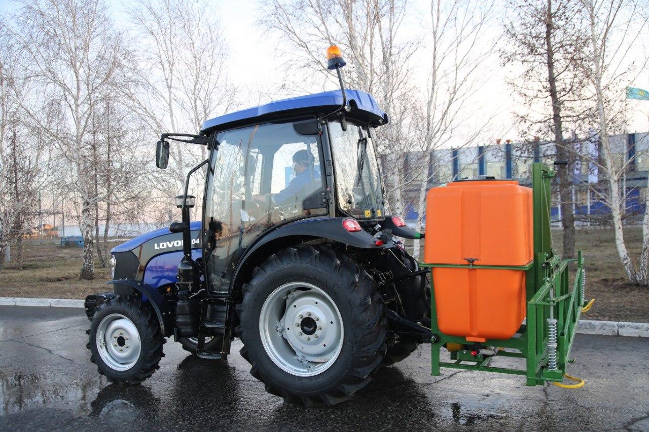«Агромашхолдинг KZ» начал выпускать трактора со спецнадстройкой - дезинфекционным опрыскивателем