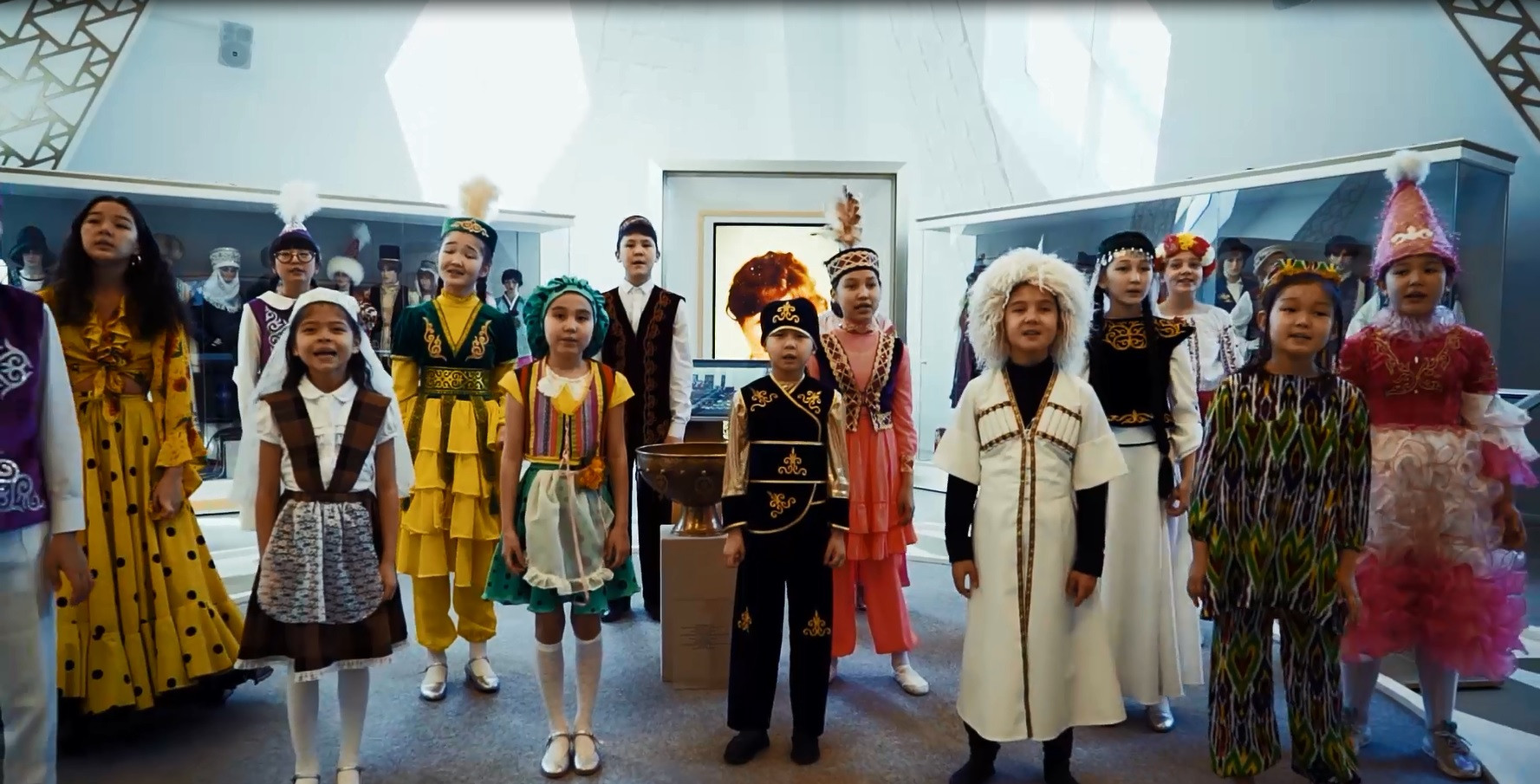 Юные жители столицы подарили казахстанцам песню