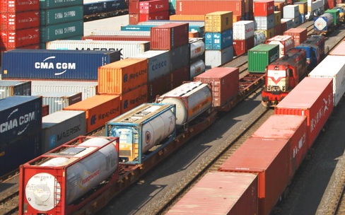 Возрос объем контейнерных перевозок через Казахстан