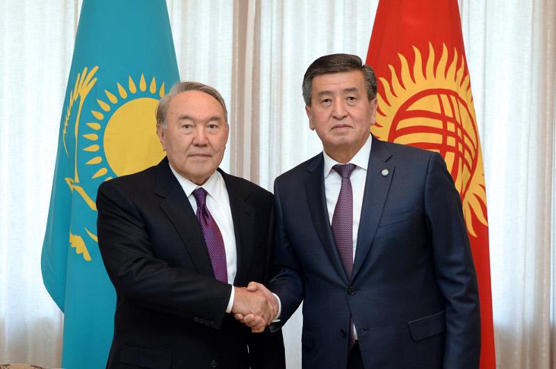 Нурсултана Назарбаева с юбилеем поздравил президент Кыргызстана