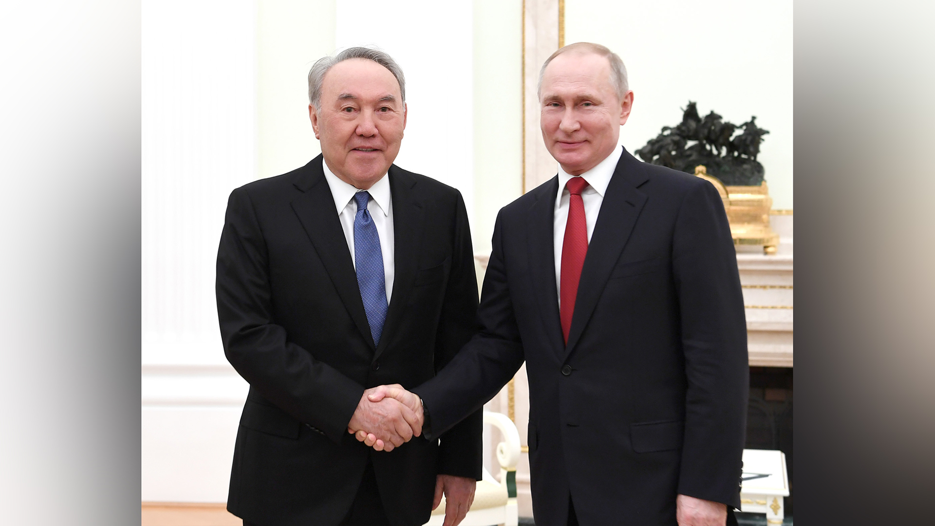 Владимир Путин поздравил Нурсултана Назарбаева с юбилеем