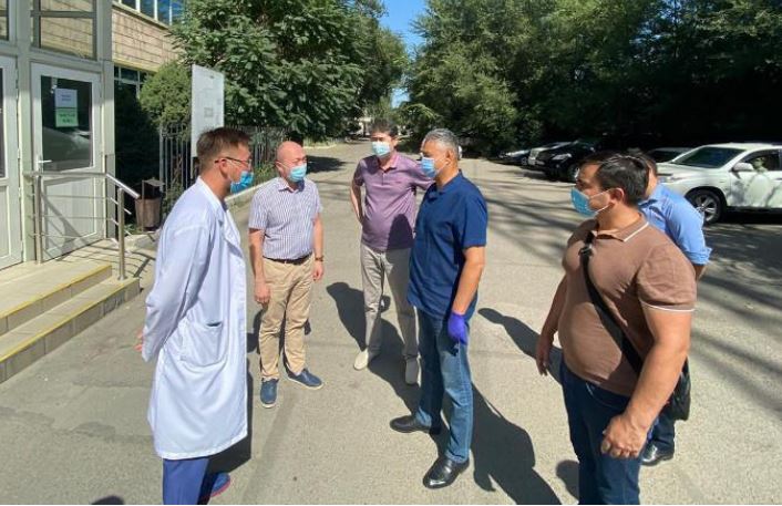 Депутаты Мажилиса посетили частный провизорный центр в Алматы  Все права защищены