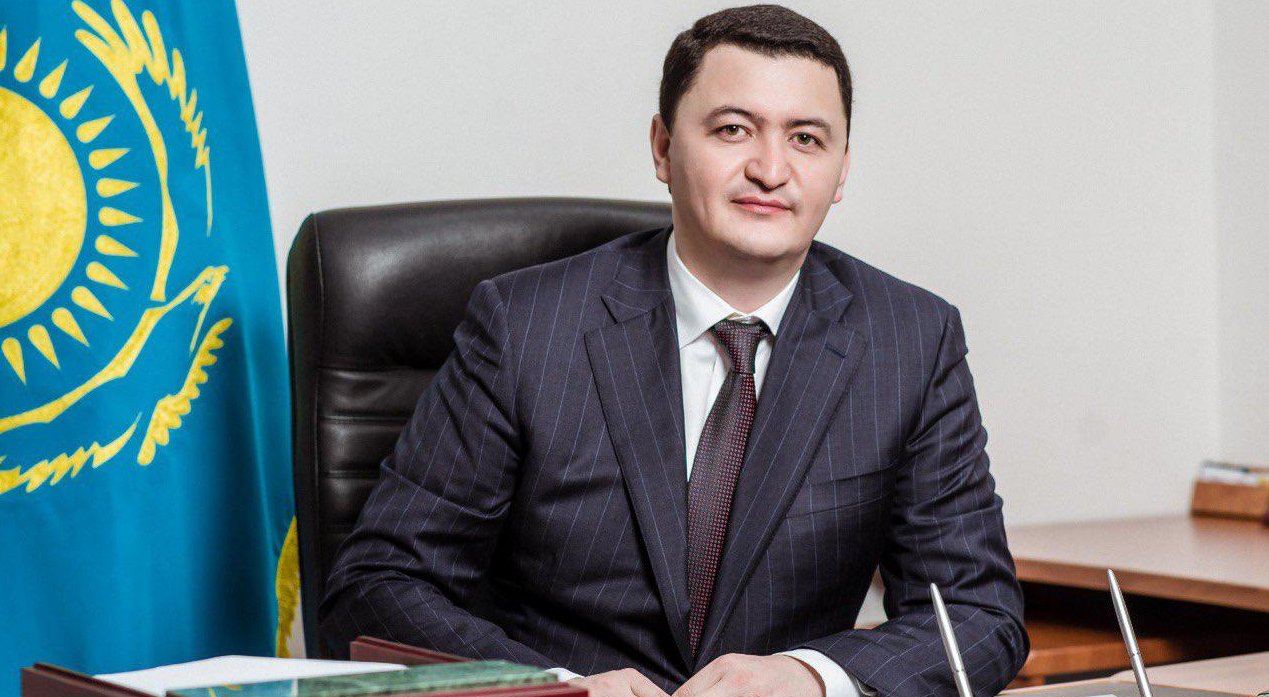 Камалжан Надыров покинул пост главного врача Алматы