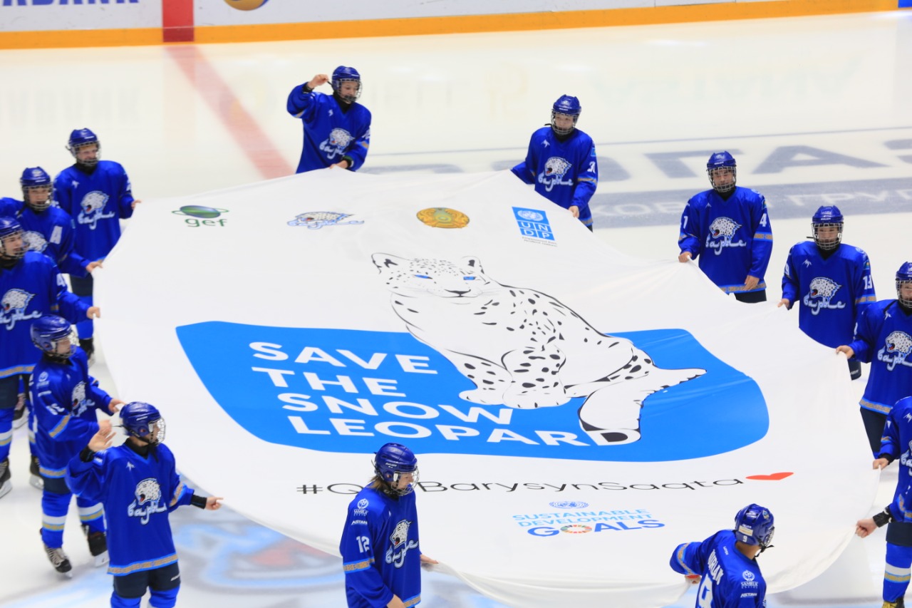В честь празднования Международного дня снежного барса в столице пройдет хоккейный матч двух "барсов"