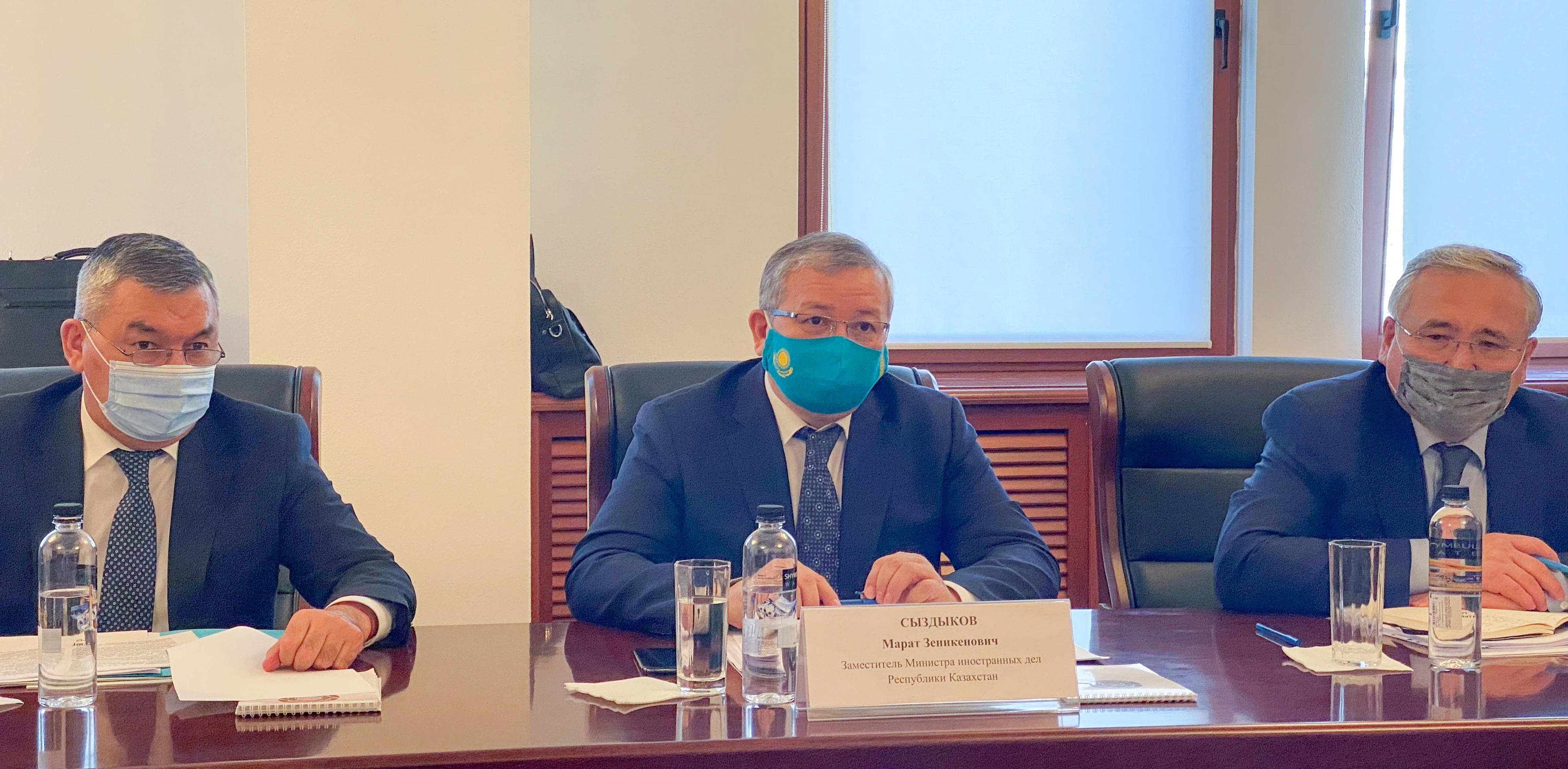 Казахстан и Кыргызстан провели межмидовские консультации
