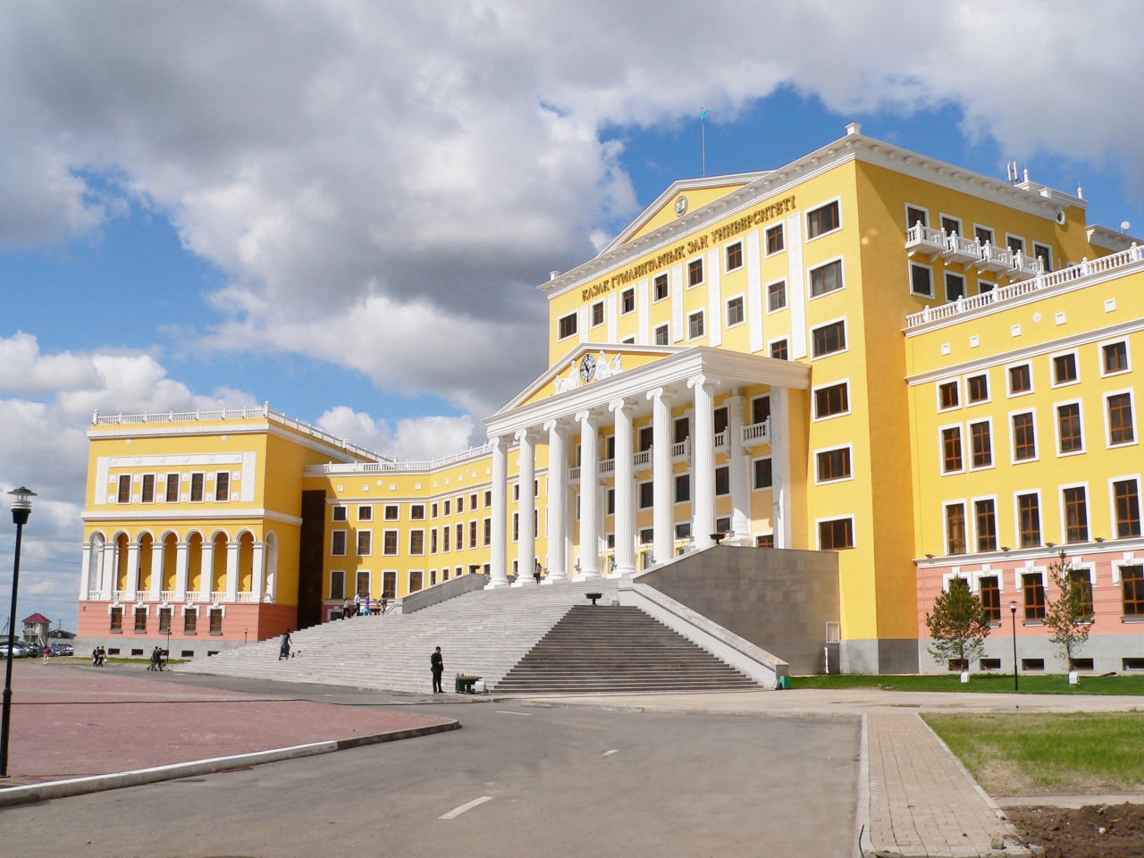 Казахстанский ВУЗ подтвердил международную аккредитацию