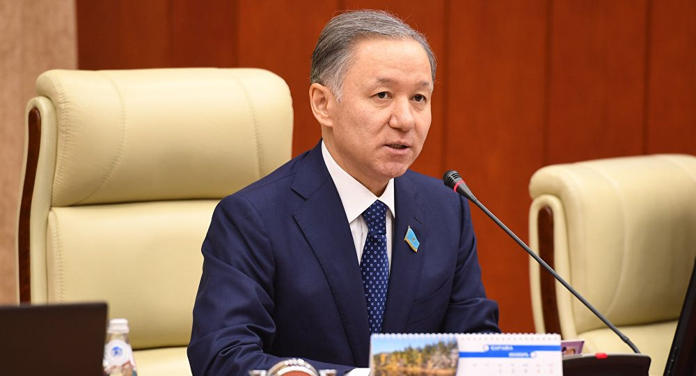 Нурлан Нигматулин поздравил казахстанцев с началом священного месяца Рамазан