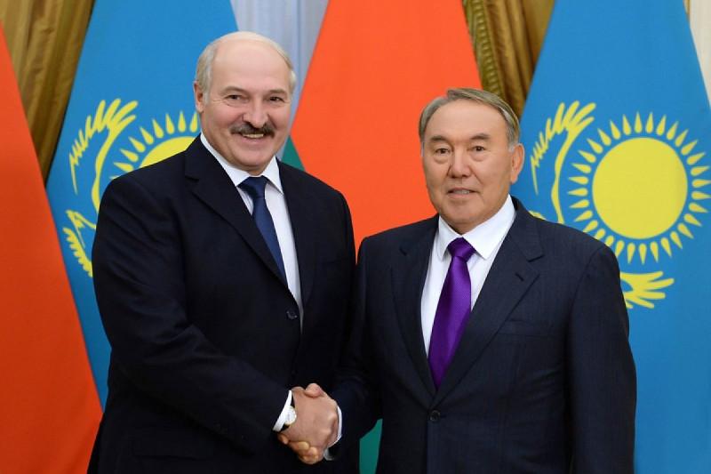 Назарбаев и Лукашенко обсудили развитие двусторонних отношений