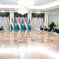 Қазақстан мен Мажарстан президенттері кеңейтілген құрамда келіссөз жүргізді