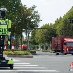 Робот-полицей