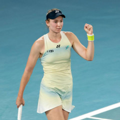 Мемлекет басшысы Елена Рыбакинаны жеңісімен құттықтады