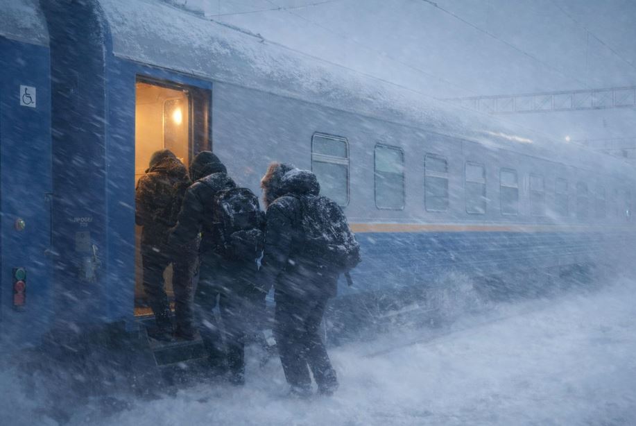 Ақтөбе облысында жолда қалып қойған 400 жолаушы пойызбен тегін жеткізілді