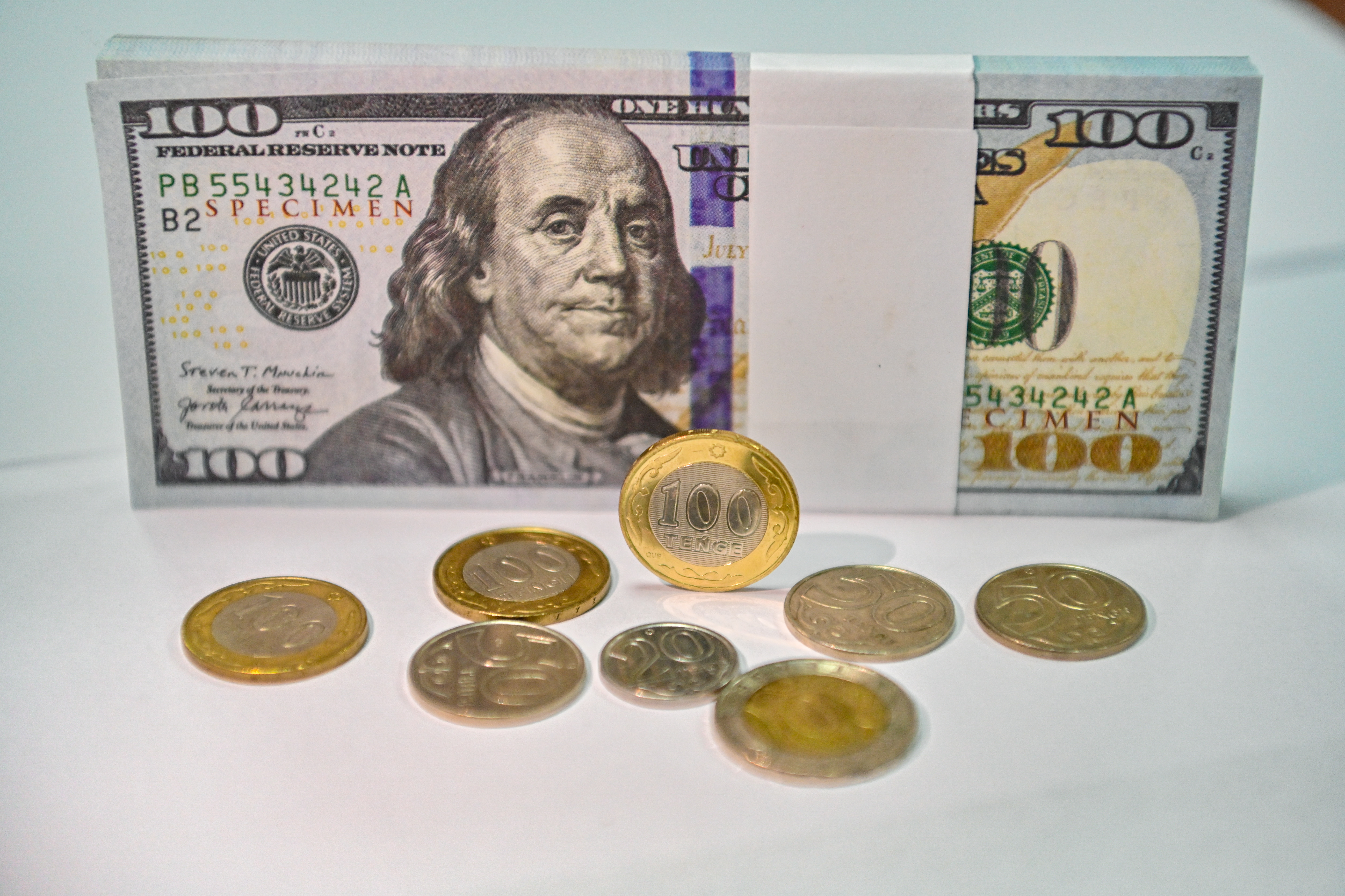 Бүгін 1 долларды қанша теңгеге сатып алуға болады?